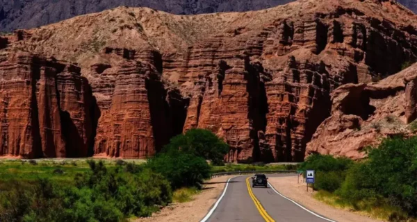 Visita a Quebrada de las Conchas y Cafayate